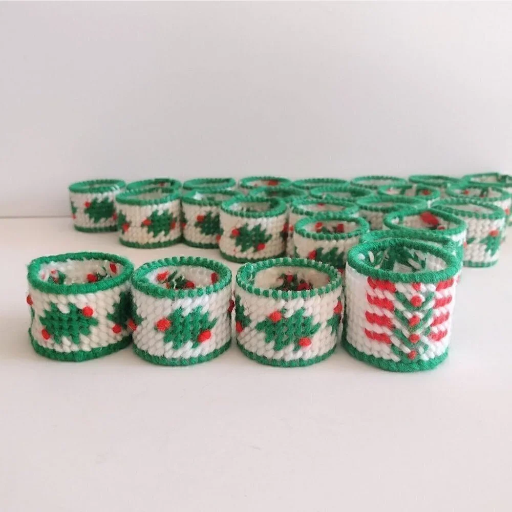 Vtg Set Of 25 Christmas Needlepoint Napkin Rings Holders Holly Leaf Red Berries
